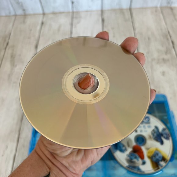 The Smurfs 2: Blu Ray + DVD Combo Set - Picture 4 of 5